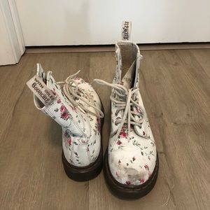 Floral Dr. Marten Boots